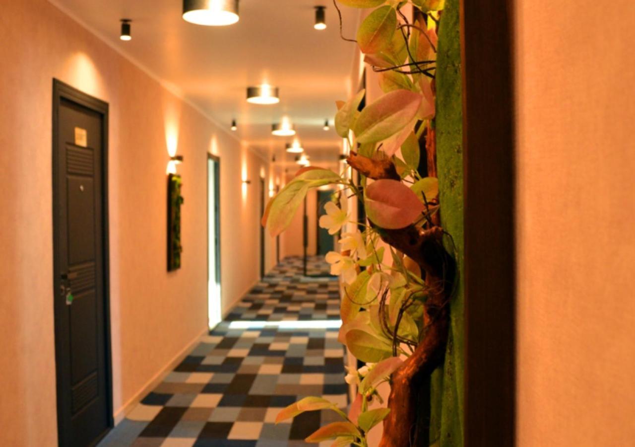 Season Suite Apart-Hotel Батуми Екстериор снимка